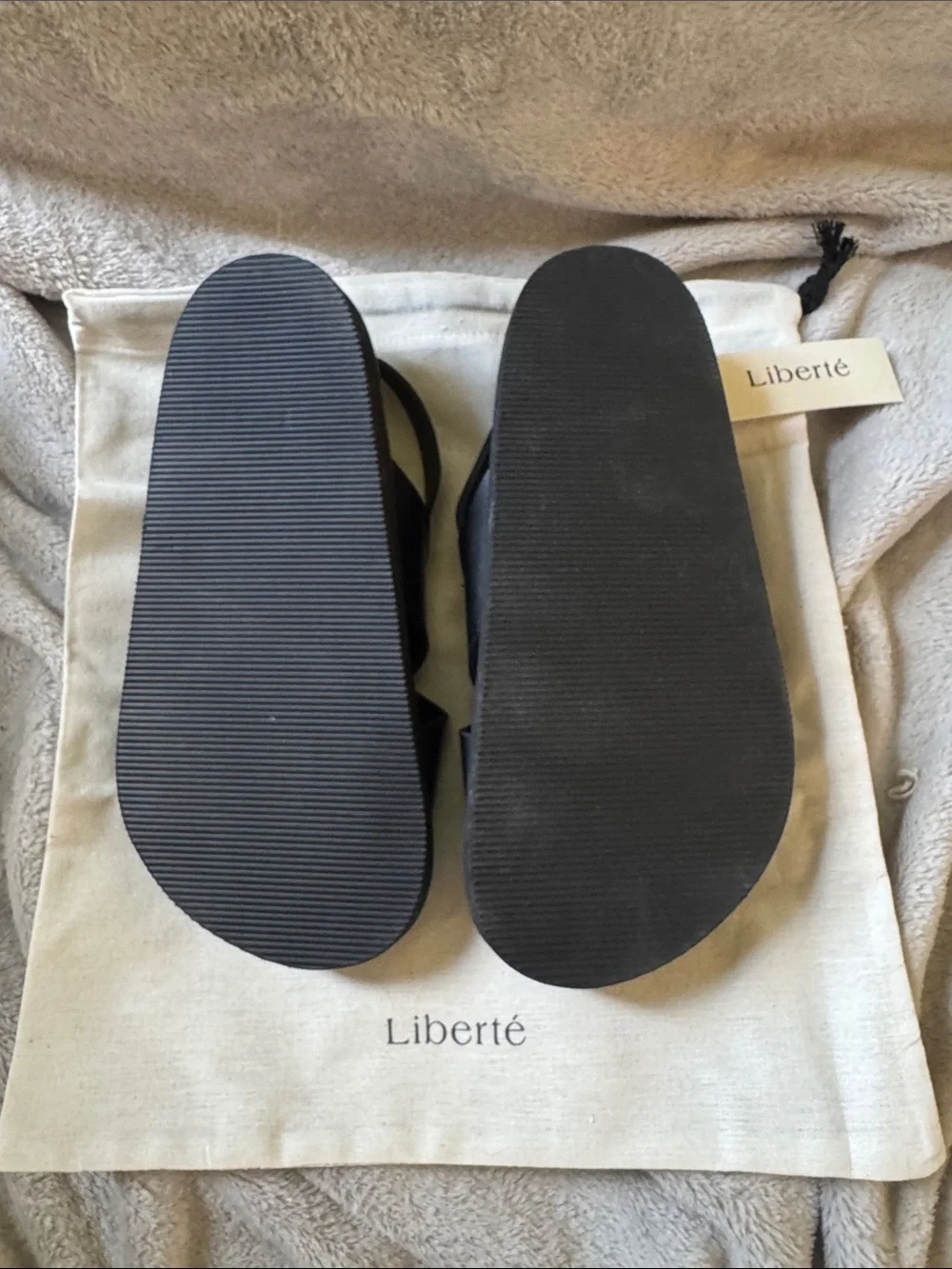 NWT Liberté Leather Black Capri Sandal Wider Fit EU 35